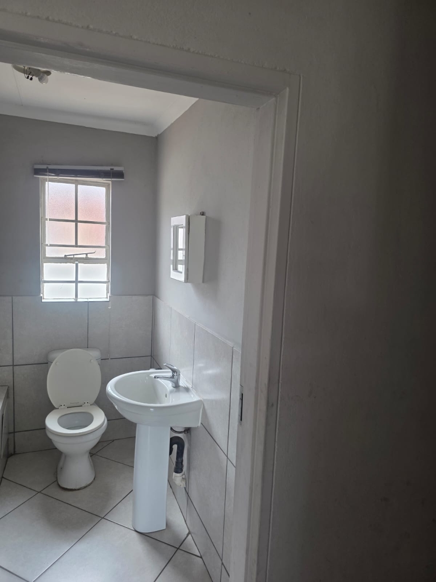 2 Bedroom Property for Sale in Pretoria West Gauteng