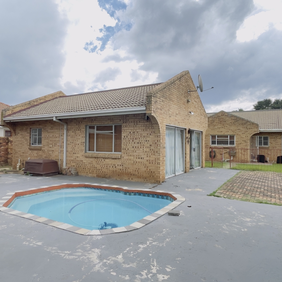 4 Bedroom Property for Sale in Bester Gauteng
