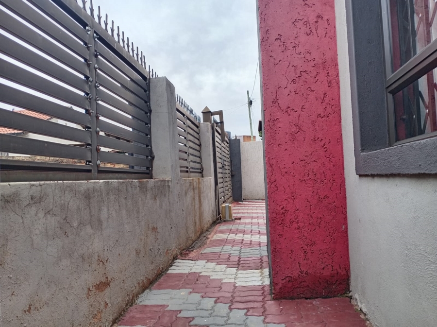 3 Bedroom Property for Sale in Mahube Valley Gauteng