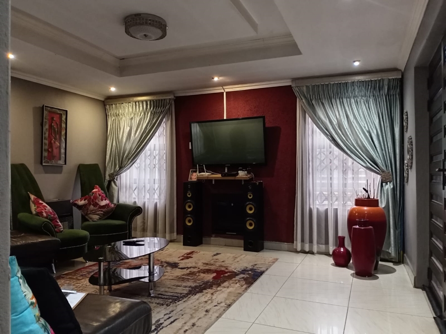 3 Bedroom Property for Sale in Mahube Valley Gauteng