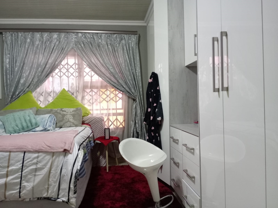 3 Bedroom Property for Sale in Mahube Valley Gauteng