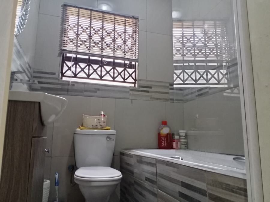 3 Bedroom Property for Sale in Mahube Valley Gauteng