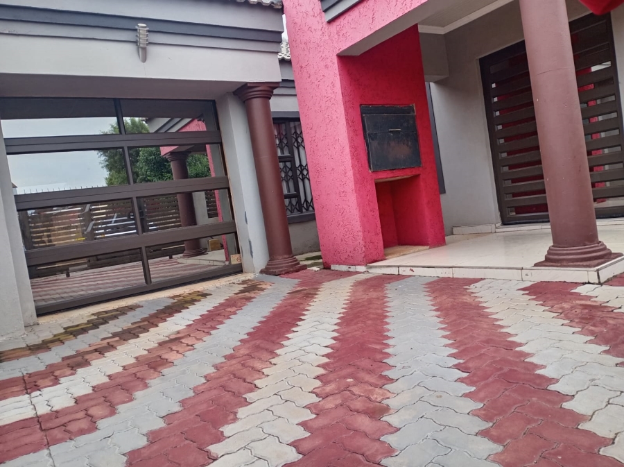 3 Bedroom Property for Sale in Mahube Valley Gauteng