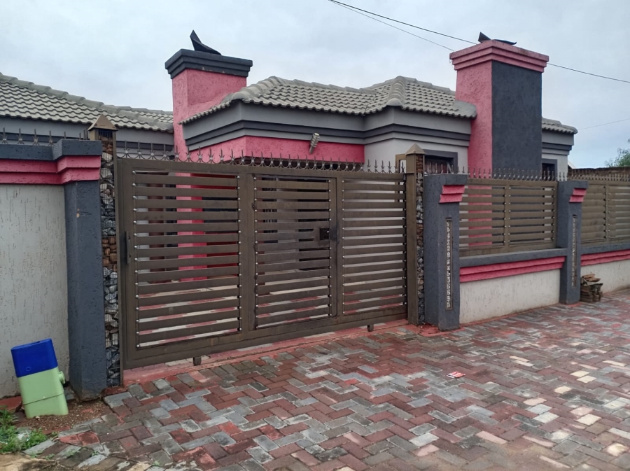 3 Bedroom Property for Sale in Mahube Valley Gauteng
