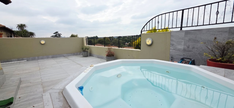 To Let 3 Bedroom Property for Rent in Thornhill Estate Gauteng