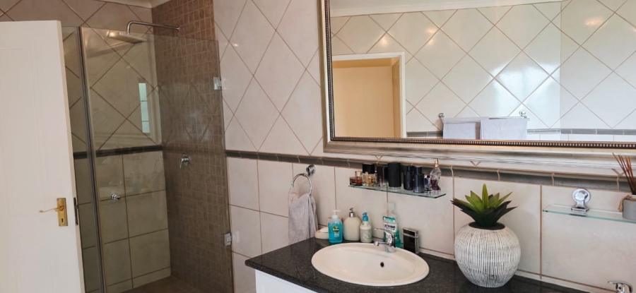 To Let 3 Bedroom Property for Rent in Thornhill Estate Gauteng