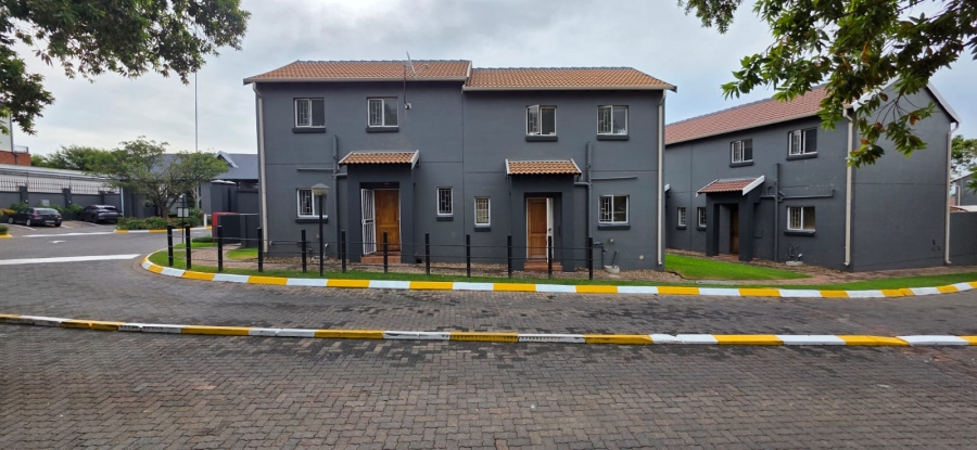2 Bedroom Property for Sale in Greenstone Hill Gauteng