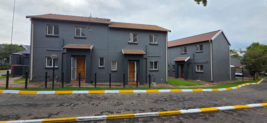 2 Bedroom Property for Sale in Greenstone Hill Gauteng