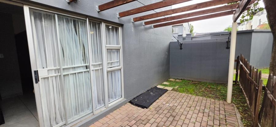 2 Bedroom Property for Sale in Greenstone Hill Gauteng