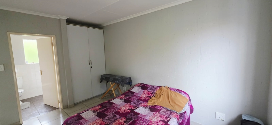 2 Bedroom Property for Sale in Greenstone Hill Gauteng
