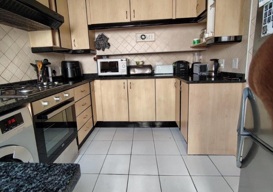 2 Bedroom Property for Sale in Sunnyrock Gauteng