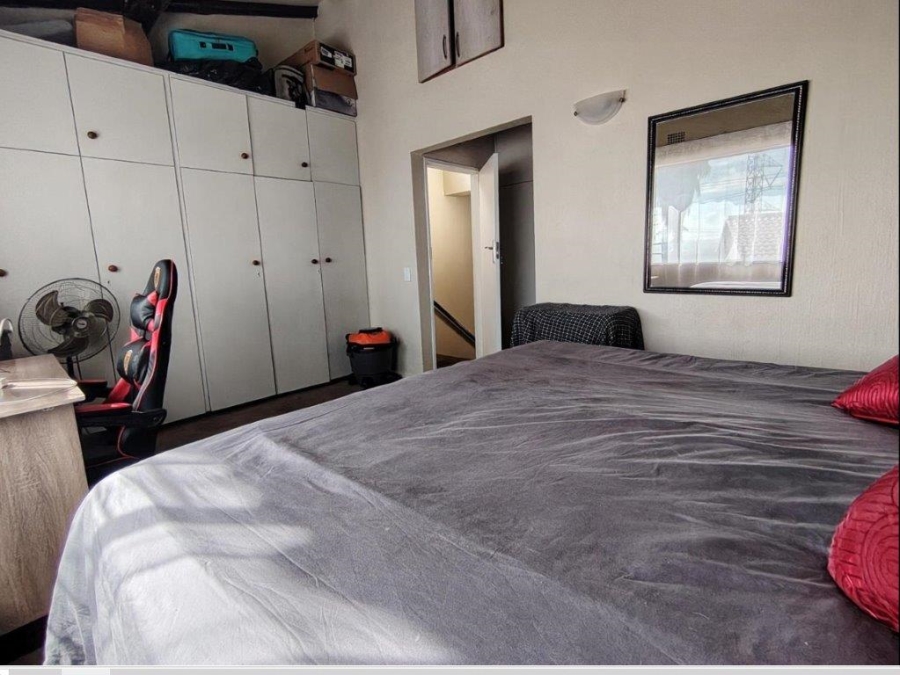 2 Bedroom Property for Sale in Sunnyrock Gauteng