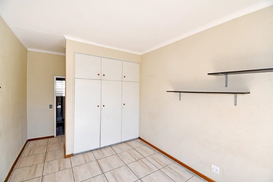 2 Bedroom Property for Sale in Sunnyrock Gauteng