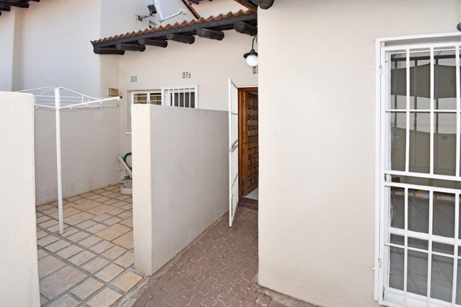 2 Bedroom Property for Sale in Sunnyrock Gauteng