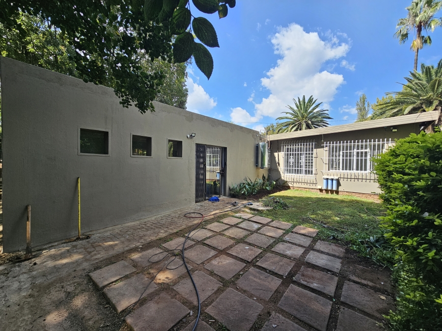 To Let Commercial Property for Rent in Raslouw Gauteng