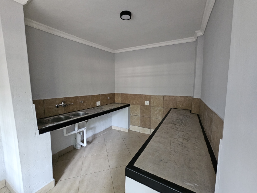 To Let Commercial Property for Rent in Raslouw Gauteng