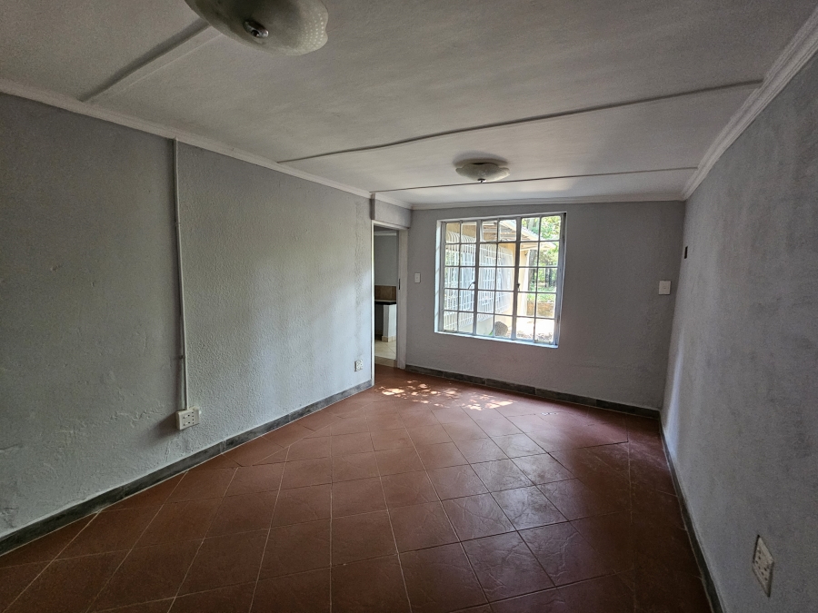 To Let Commercial Property for Rent in Raslouw Gauteng