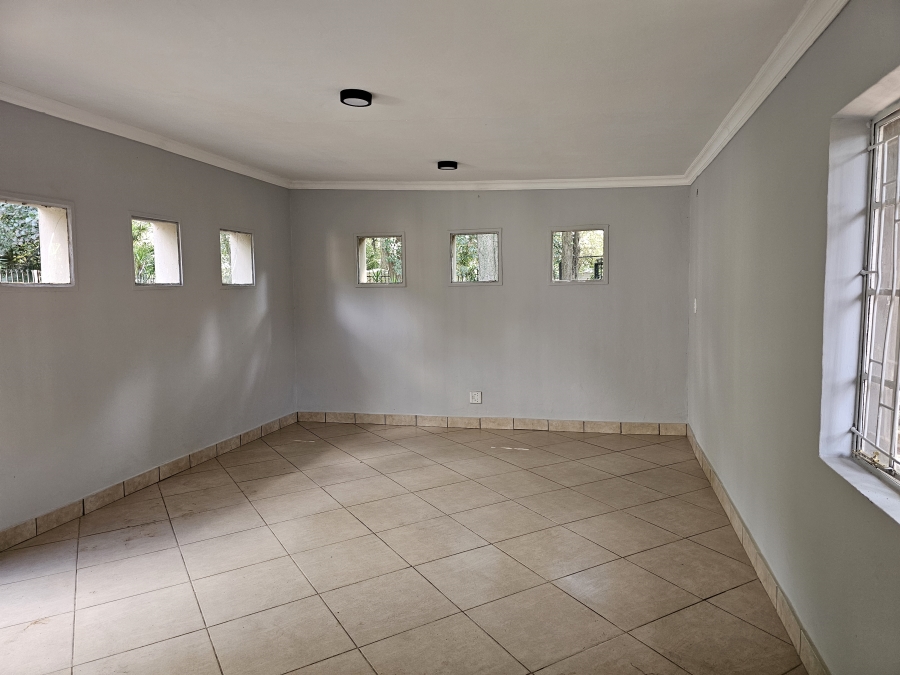 To Let Commercial Property for Rent in Raslouw Gauteng