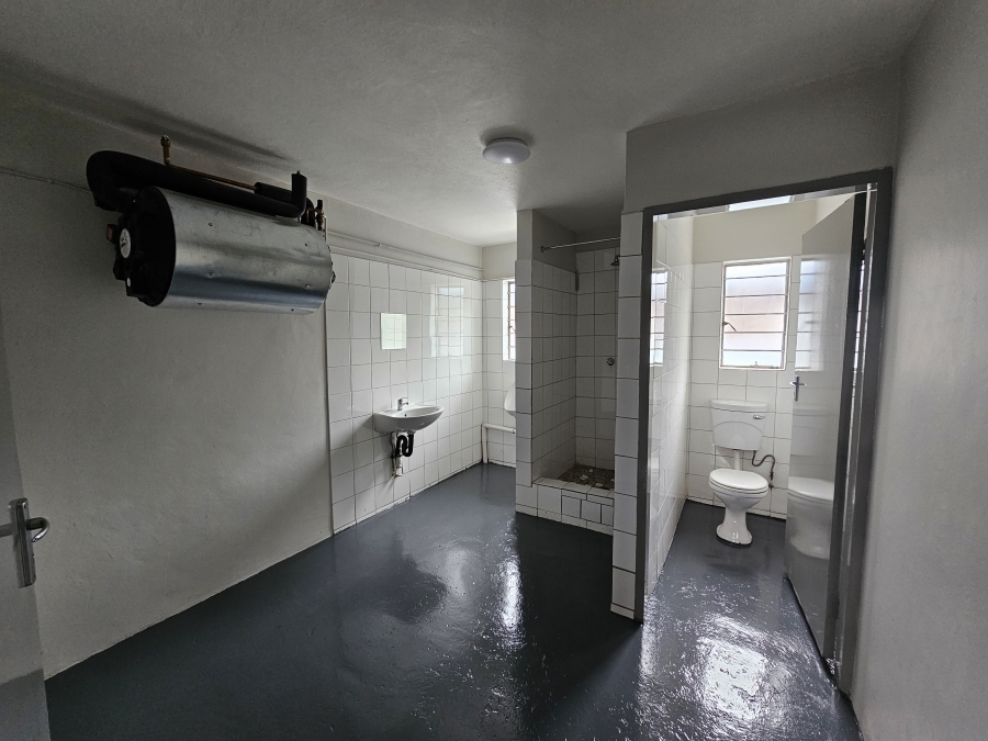 To Let Commercial Property for Rent in Hennops Park Industrial Gauteng