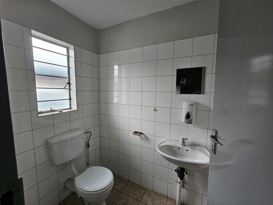 To Let Commercial Property for Rent in Hennops Park Industrial Gauteng