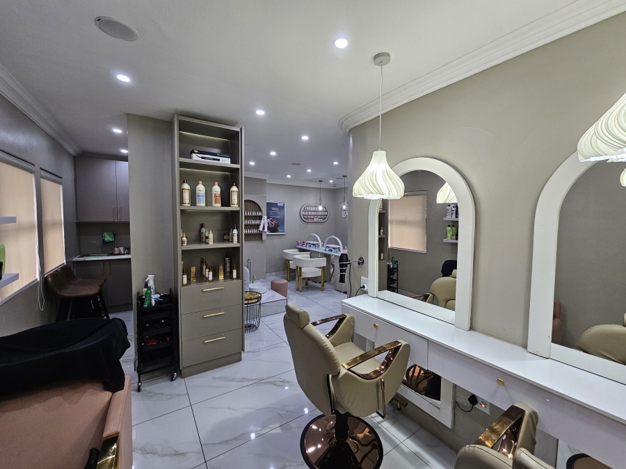 Commercial Property for Sale in Die Hoewes Gauteng