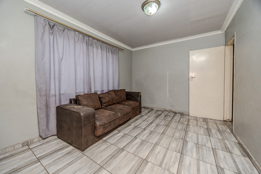 2 Bedroom Property for Sale in Mohlakeng Gauteng