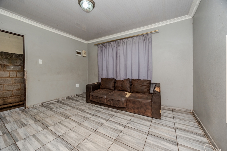 2 Bedroom Property for Sale in Mohlakeng Gauteng