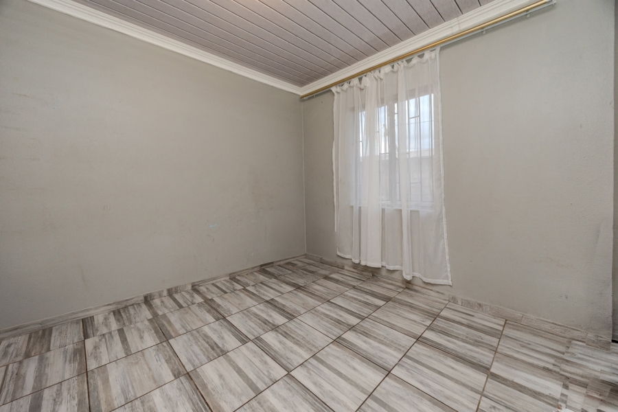 2 Bedroom Property for Sale in Mohlakeng Gauteng