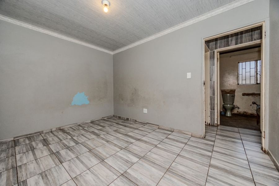 2 Bedroom Property for Sale in Mohlakeng Gauteng