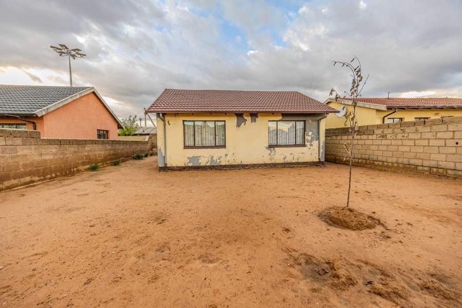 2 Bedroom Property for Sale in Mohlakeng Gauteng