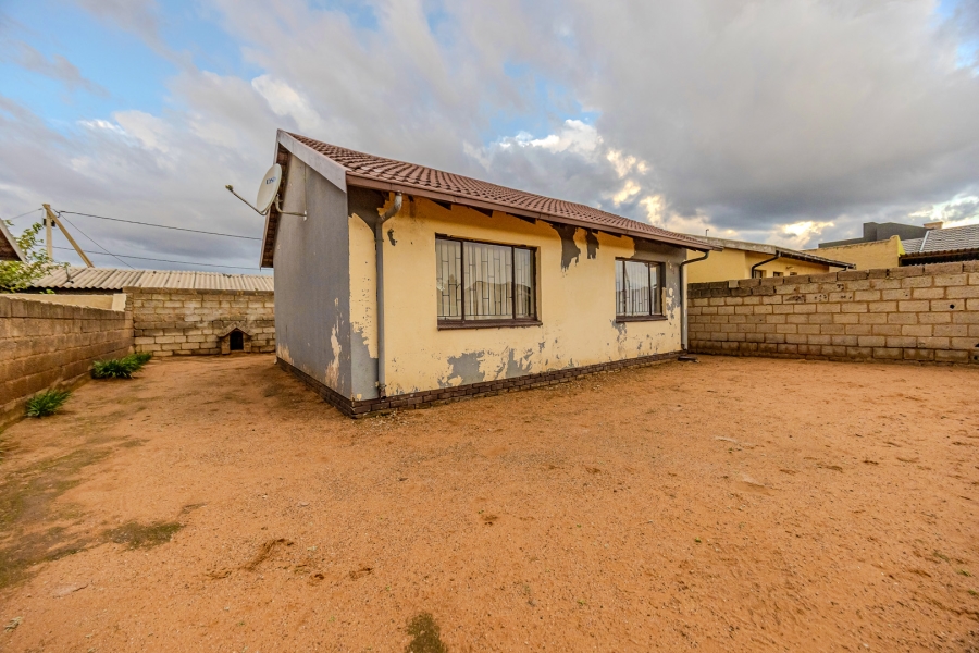 2 Bedroom Property for Sale in Mohlakeng Gauteng