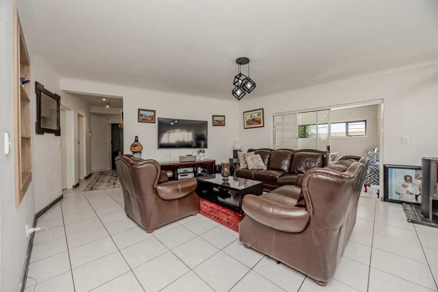 3 Bedroom Property for Sale in Wilgeheuwel Gauteng