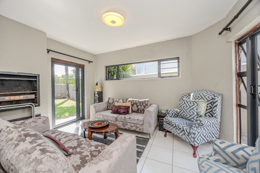 3 Bedroom Property for Sale in Wilgeheuwel Gauteng