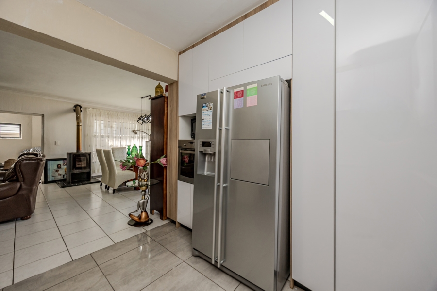 3 Bedroom Property for Sale in Wilgeheuwel Gauteng
