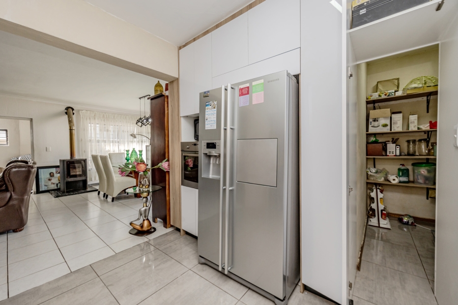 3 Bedroom Property for Sale in Wilgeheuwel Gauteng