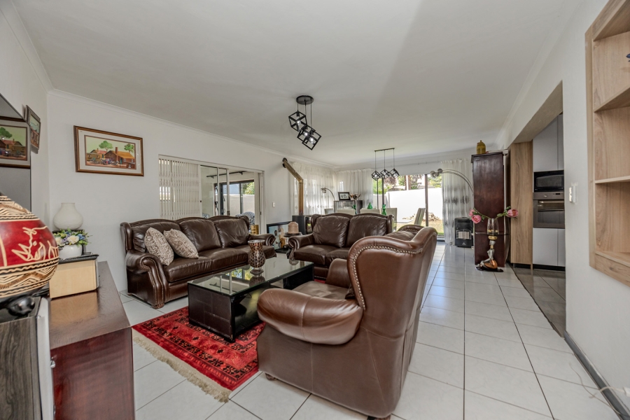 3 Bedroom Property for Sale in Wilgeheuwel Gauteng
