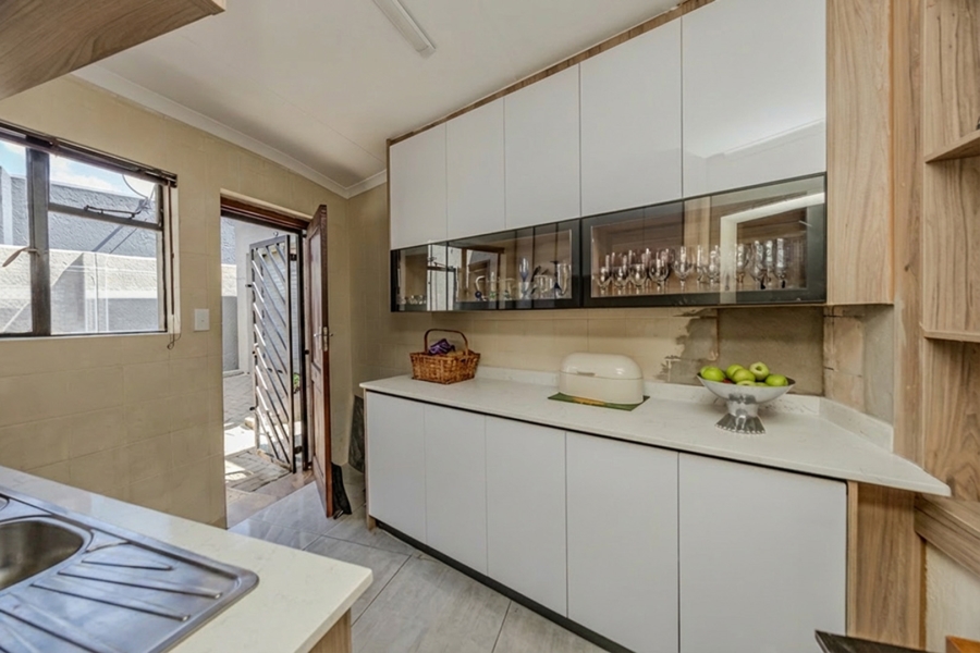 3 Bedroom Property for Sale in Wilgeheuwel Gauteng