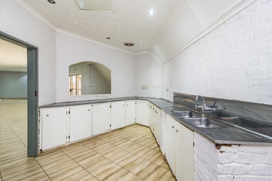 4 Bedroom Property for Sale in Discovery Gauteng