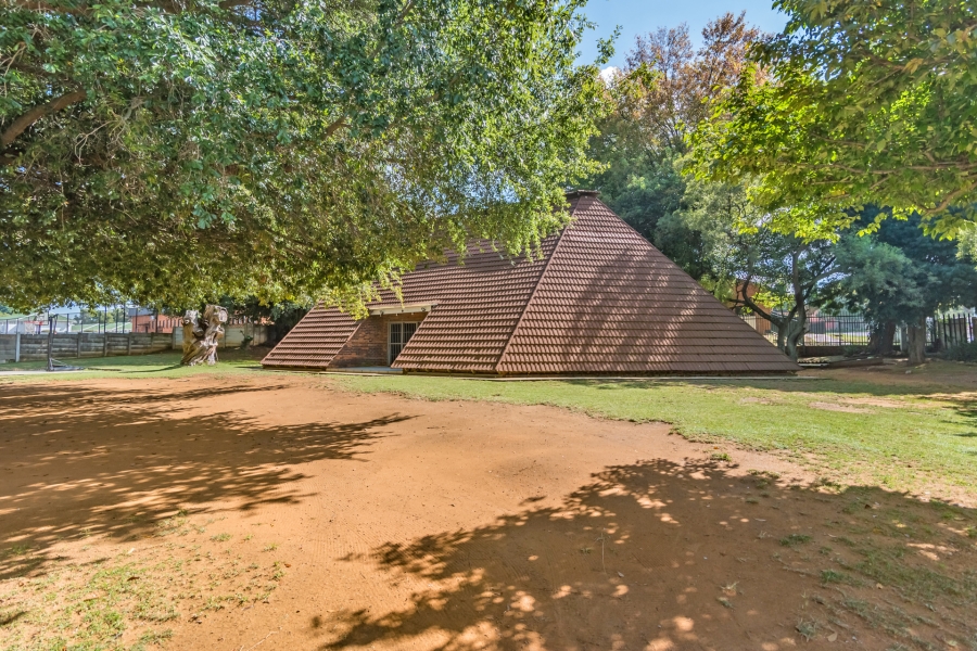 4 Bedroom Property for Sale in Discovery Gauteng