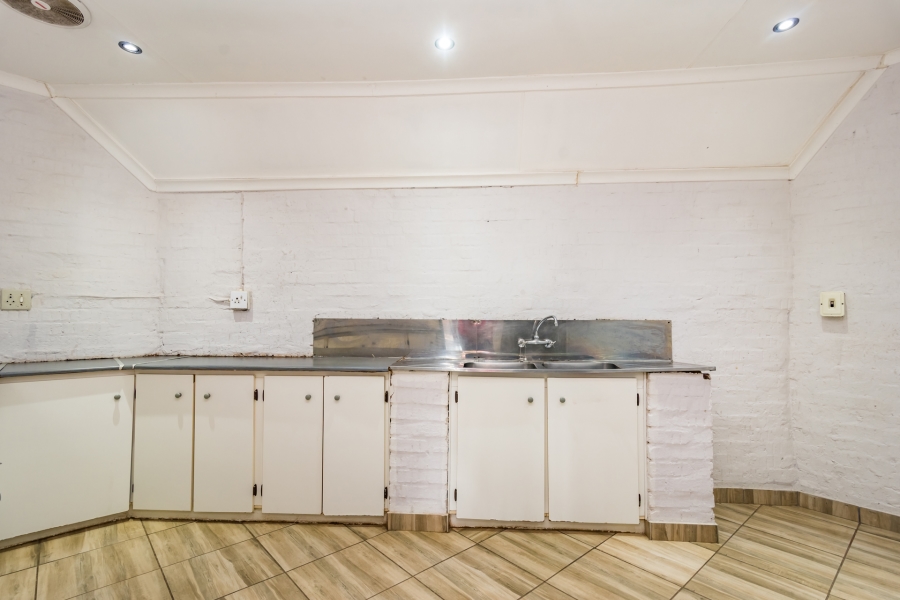 4 Bedroom Property for Sale in Discovery Gauteng