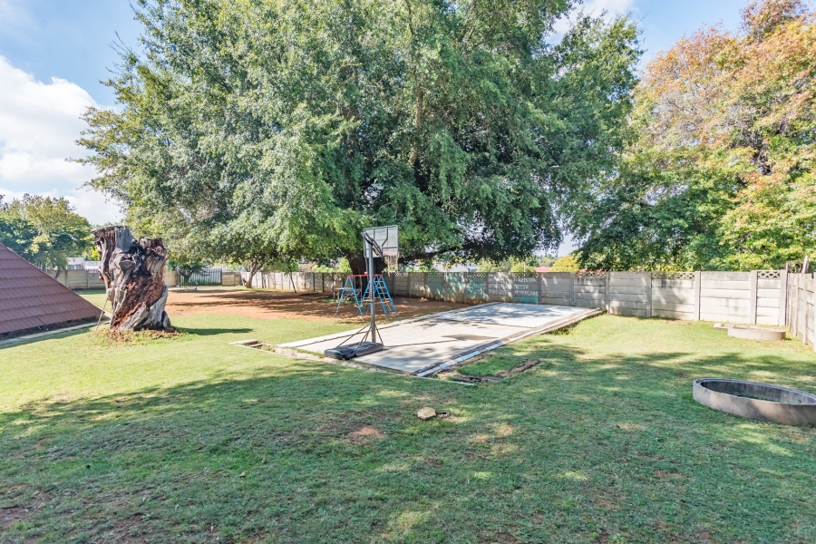 4 Bedroom Property for Sale in Discovery Gauteng