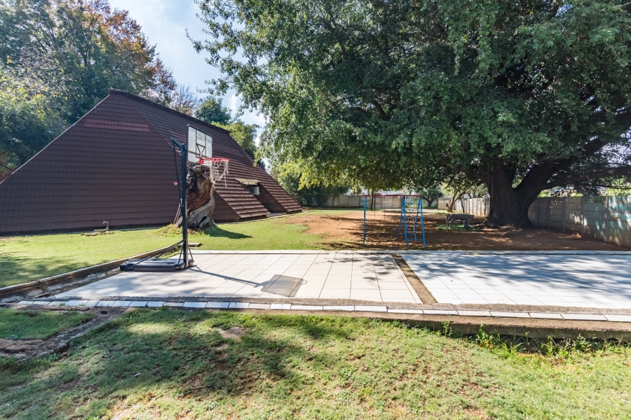 4 Bedroom Property for Sale in Discovery Gauteng