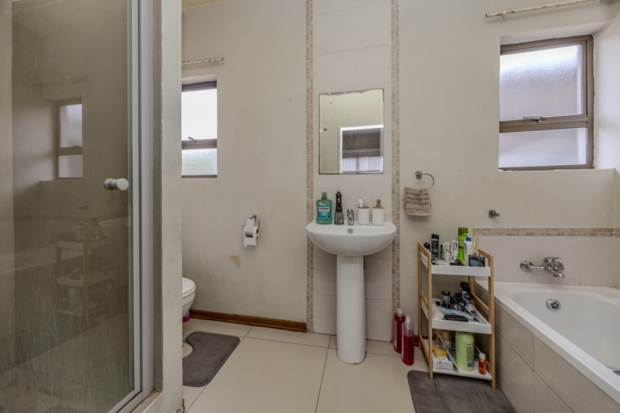 2 Bedroom Property for Sale in Honeydew Grove Gauteng