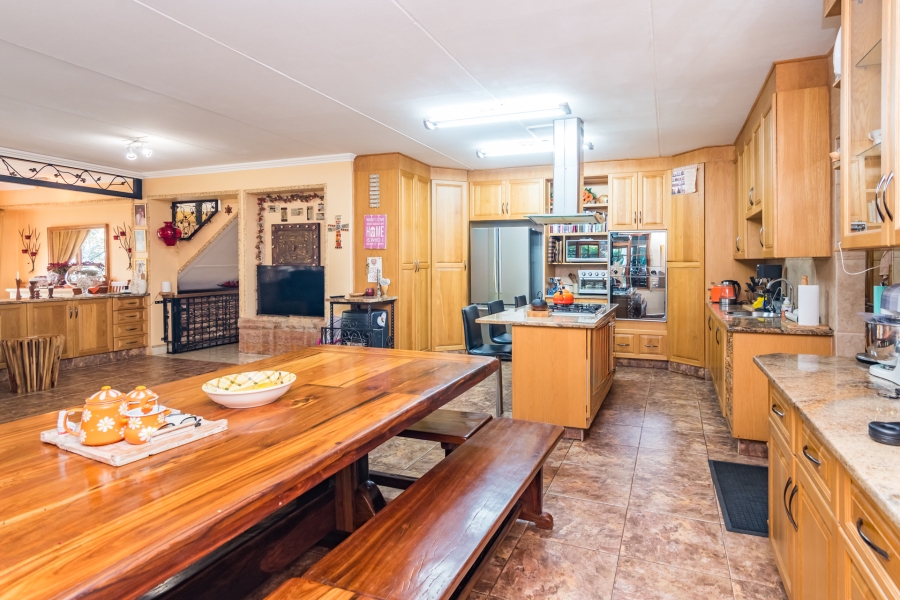 7 Bedroom Property for Sale in Honingklip A H Gauteng