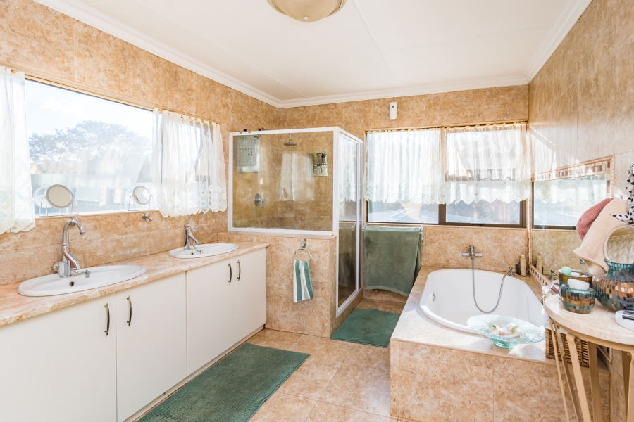 7 Bedroom Property for Sale in Honingklip A H Gauteng