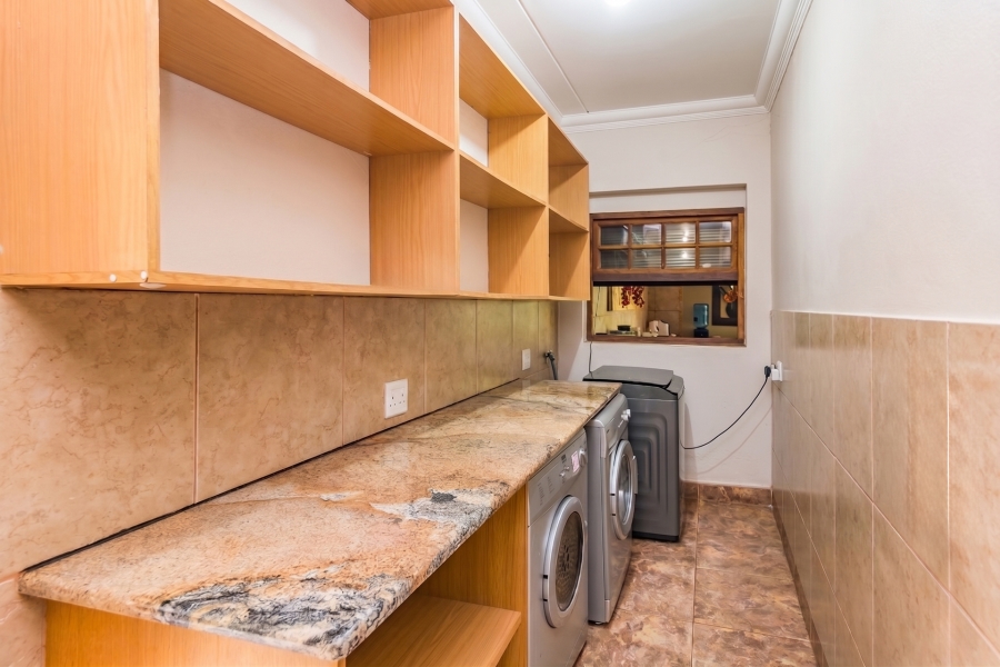 7 Bedroom Property for Sale in Honingklip A H Gauteng