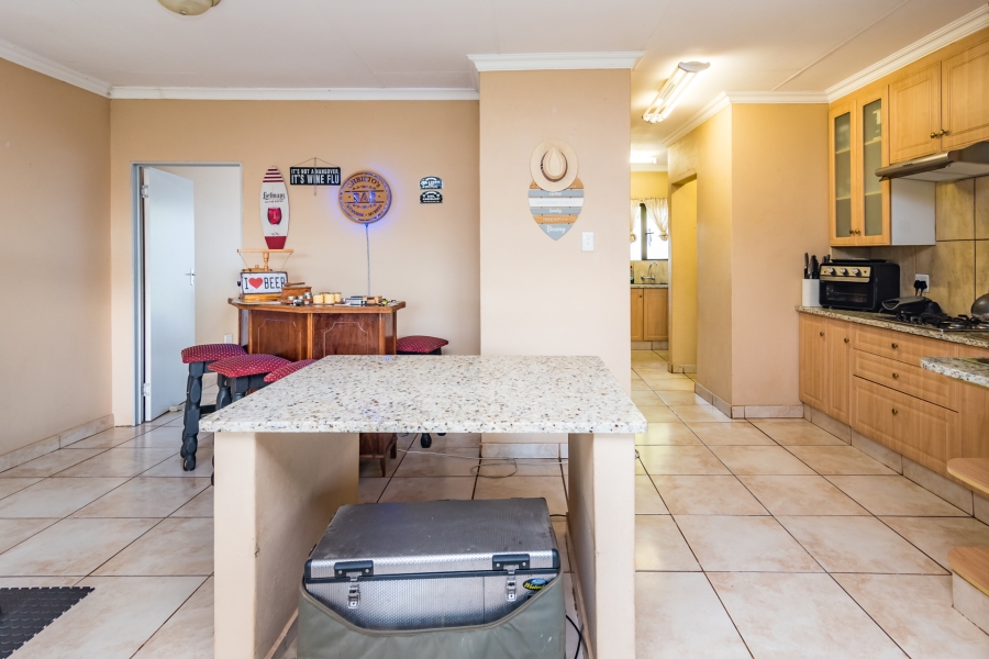 7 Bedroom Property for Sale in Honingklip A H Gauteng