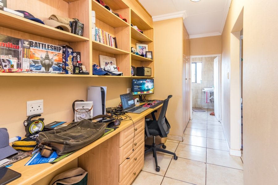 7 Bedroom Property for Sale in Honingklip A H Gauteng