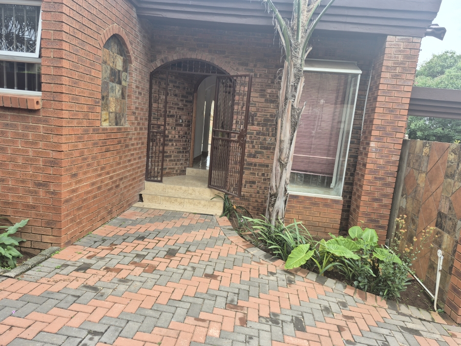 3 Bedroom Property for Sale in Glenvista Gauteng