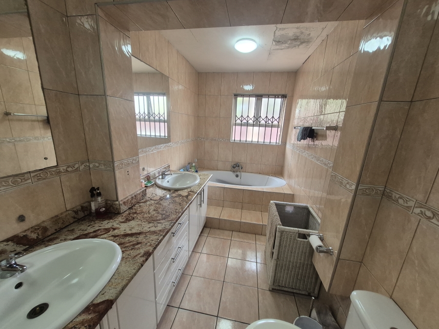 3 Bedroom Property for Sale in Glenvista Gauteng